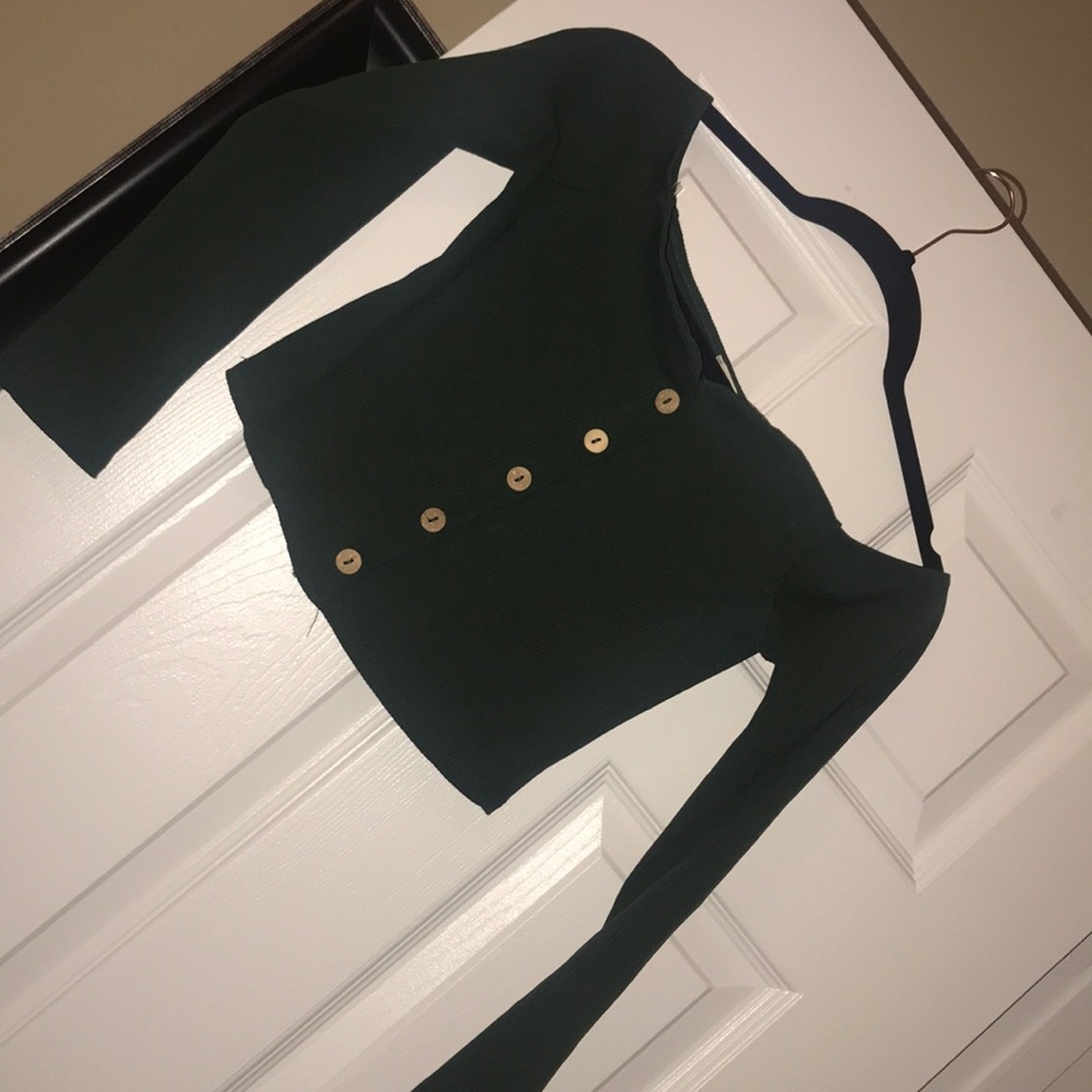 Long sleeve crop top